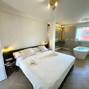  Apartment Luxury Cathedral Views In